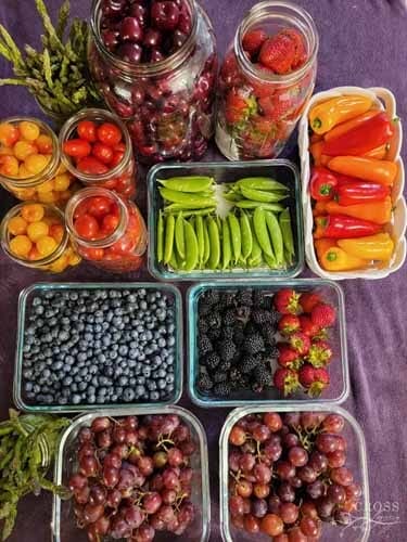 Putting berries/fruits/veggies in glass jars in the fridge will